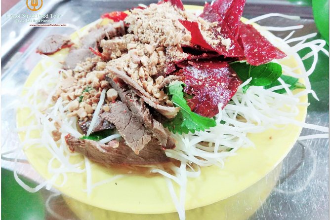 Tasting 8 Different Hanoi Street Foods at Noon Time - Timing, group size, and practical comfort