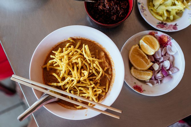 The 10 Tastings of Chiang Mai With Locals: Private Street Food Tour - What the ten tastings may look like