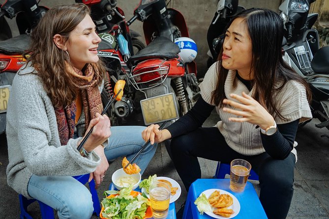 The 10 Tastings of Hanoi With Locals: Private Street Food Tour - Meeting your host near the Water Puppet Theater
