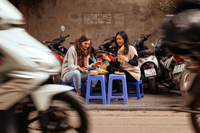 The 10 Tastings of Hanoi With Locals: Private Street Food Tour - Steamed rice rolls on Hàng Điếu