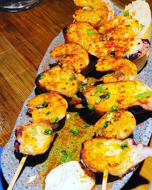 The Original Bilbao Food Tour with Wine Pairings - Group atmosphere and walking pace