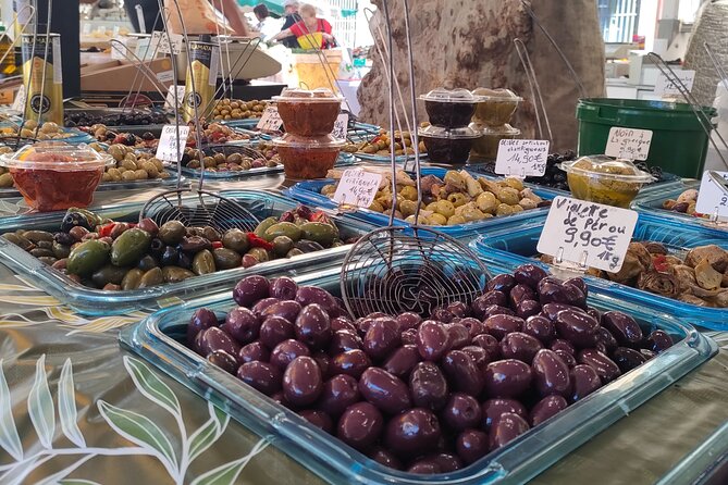 The Provençal Food Tour in Aix-en-Provence - The coffee stop and a small picnic by an old fountain