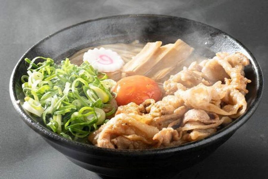 Tokyo: Easy Ramen Cooking Experience in Kabukicho, Shinjuku - Why the guides make a difference