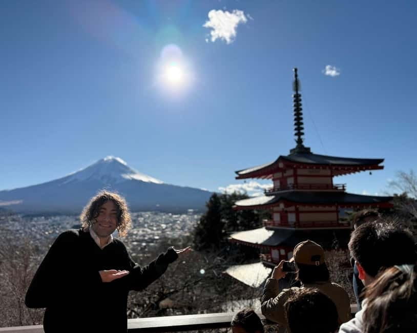 Tokyo: Mount Fuji and Hakone Full Day Tour with Ramen Making - What the guides add to a busy schedule