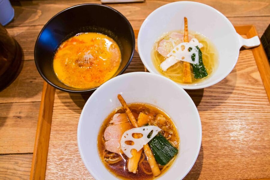 Tokyo: Ramen Tasting Tour with 6 Mini Bowls of Ramen - Shinjuku route: Tokyo, chicken, and a luxurious finish