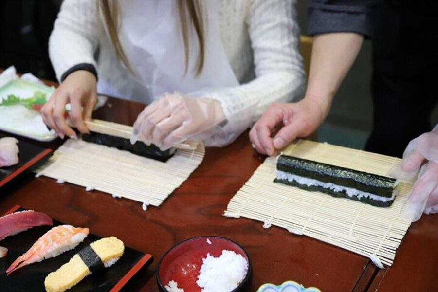 Tokyo: Sushi Making with Pro Chef & Tsukiji Fish Market Tour - Who should book this experience