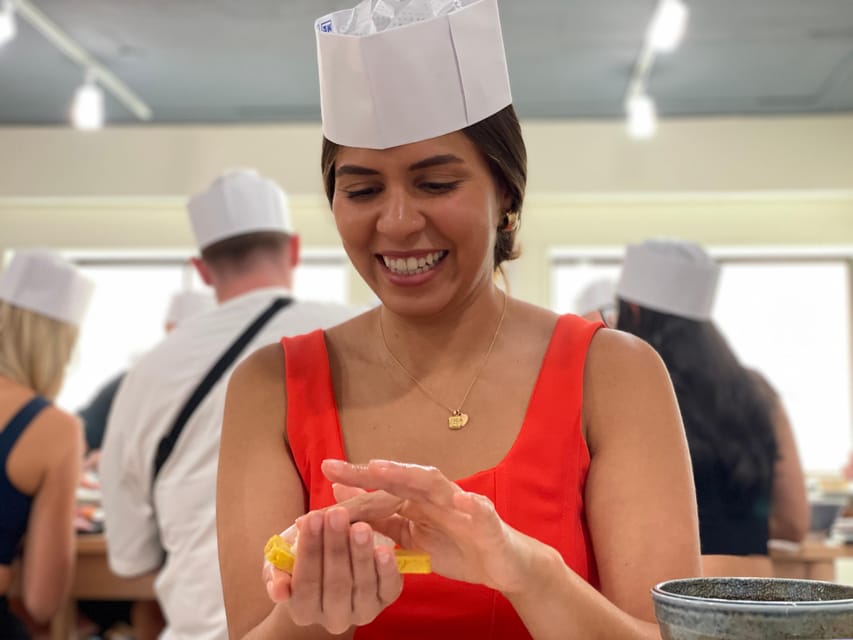 Tokyo: Sushi Making with Pro Chef & Tsukiji Fish Market Tour - The guides make the difference