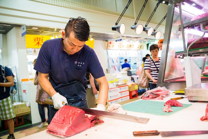 Tokyo Tsukiji Fish Market Food and Culture Walking Tour - The guides shape the experience