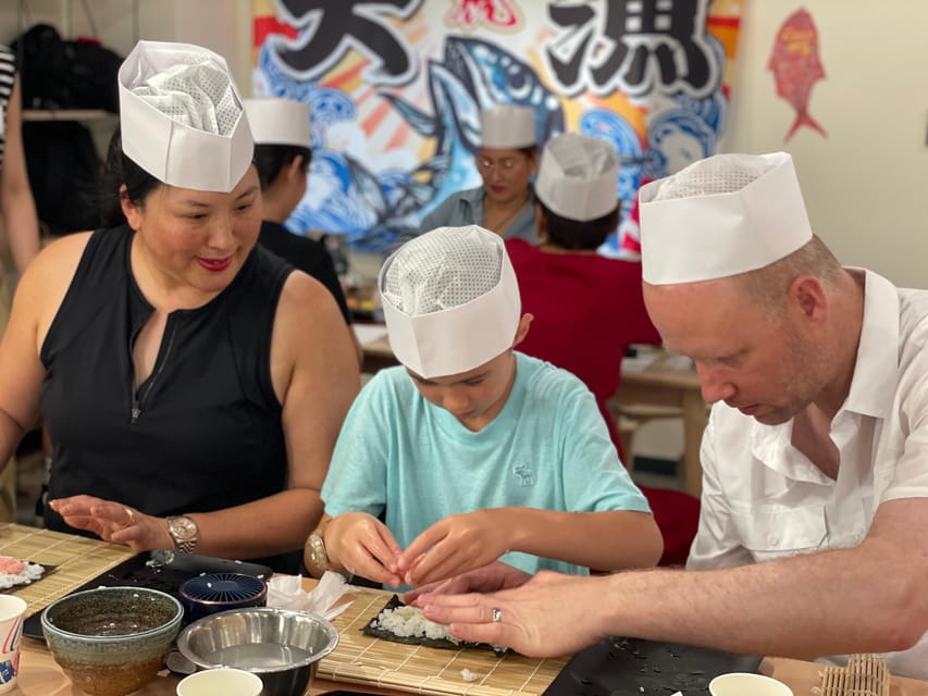 Tokyo: Tsukiji Fish Market Sushi Making Class with Pro Chef - Making nigiri one piece at a time