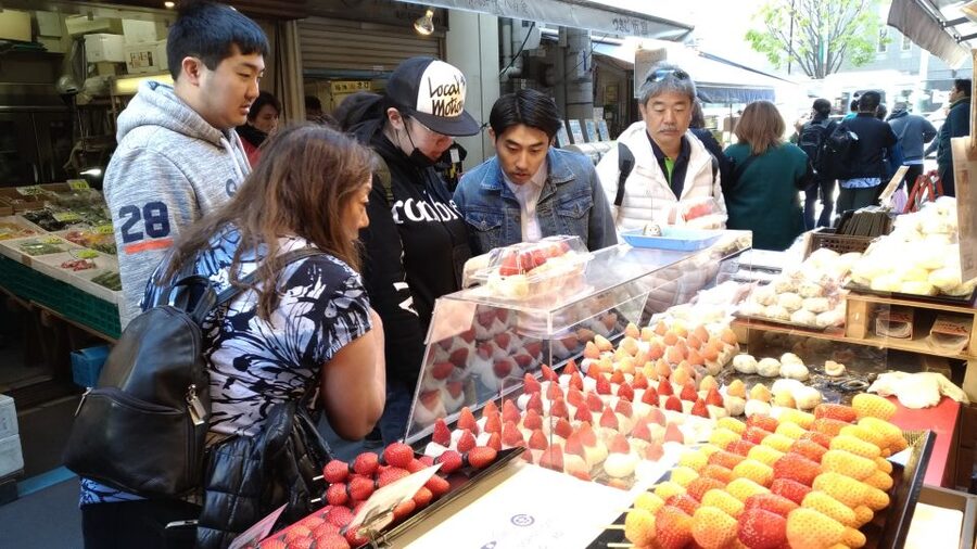 Tokyo Tsukiji Food & Culture Private Tour Licensed Guide - Outer Tsukiji for food and atmosphere