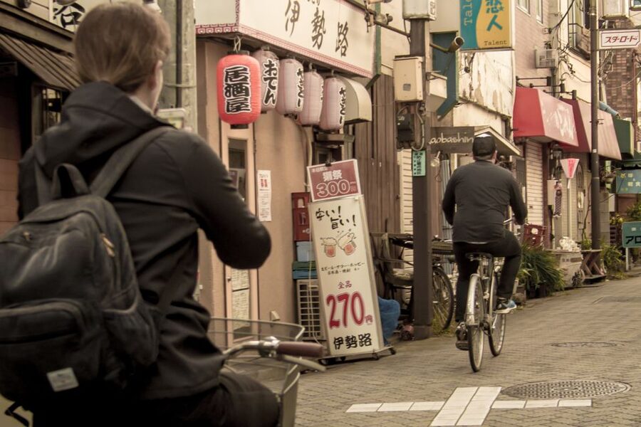Tokyo: West-Side Cycling and Food Tour with Guide - Food stops that keep the ride local