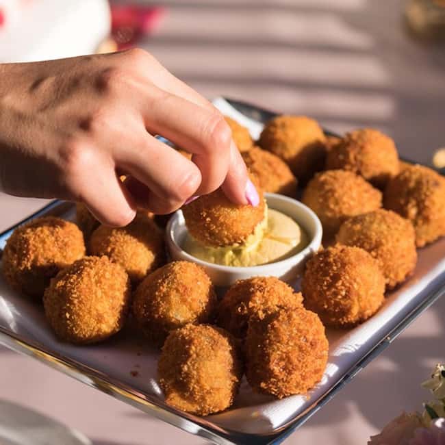Top 10 Tastings of Amsterdam: Guided Walking Food Tour - The Jordaan and canals add the setting
