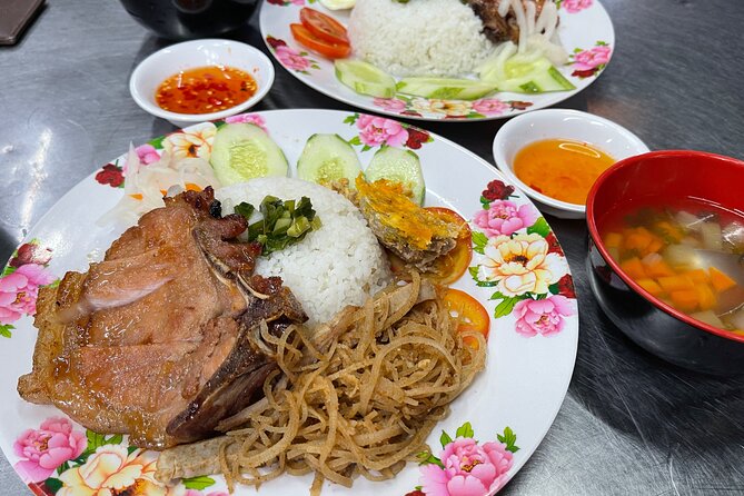 Top Notch Street Food Motorbike Tour In Ho Chi Minh City - Nguyen Thien Thuat and the grilled banana stop