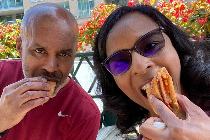 Toronto: St Lawrence Market Food Tour with 6 Food Tastings - Price, group size, and overall value