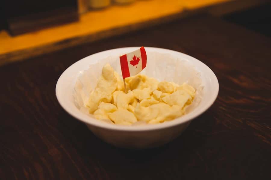 Toronto: St Lawrence Market Food Tour with 6 Tastings - Starting beside Berczy Park