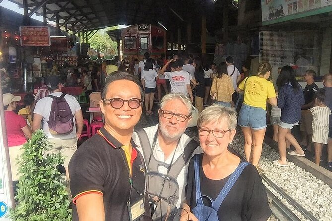 Train & Floating Market Food Adventure + Scenic train ride - Who should book this market adventure