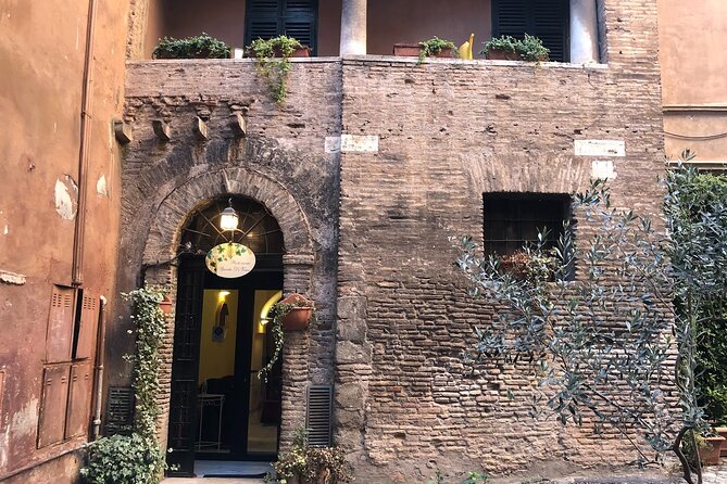 Trastevere Like a Local Food Tour with 7+ Food Tastings & Wines - Santa Maria in Trastevere and the final stretch