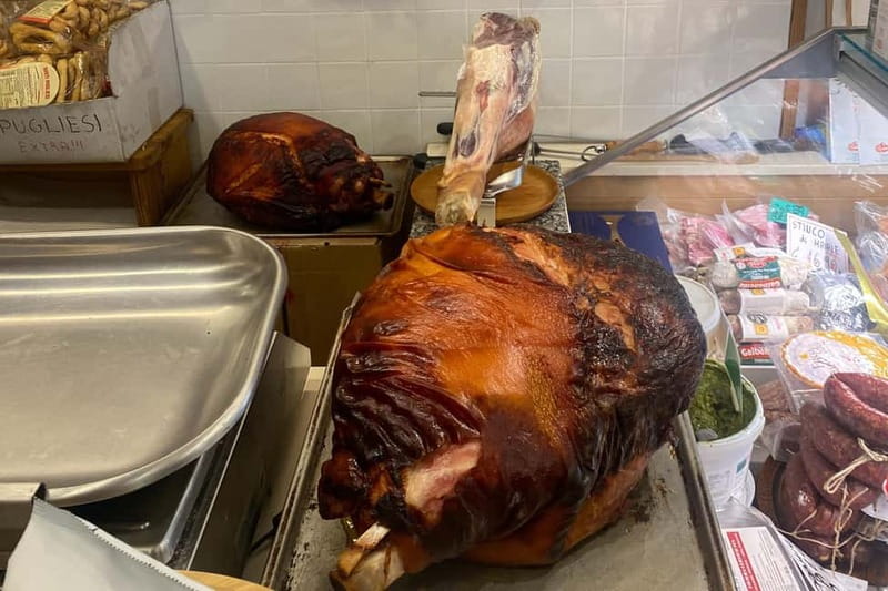 Trieste: Guided Foodie Walking Tour - Walking through the old center between bites