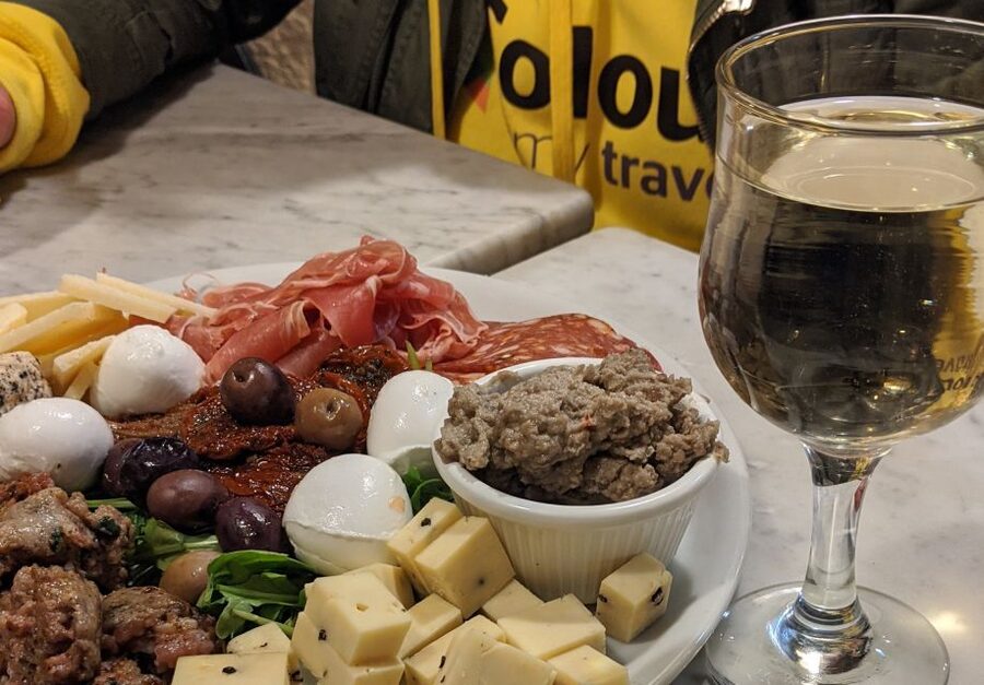 Valletta: Maltese Food and Drink Guided Walking Tour - Meeting at the City Gate and finding your guide