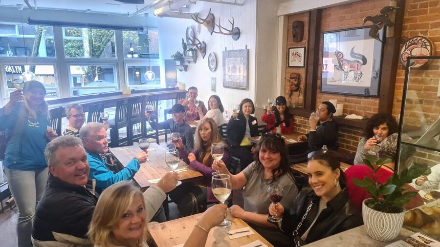 Vancouver: Gastown Historical Walking Food Tour - Six tastings, two desserts, and four drinks