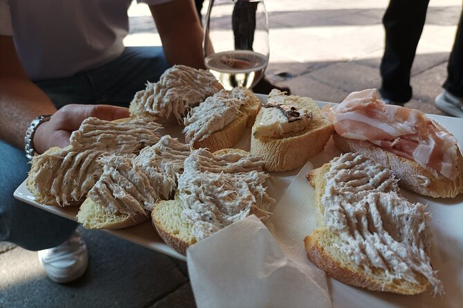 Venice Bacaro Food Tour: Eat and Drink like a Venetian - Salizada del Pistor and seasonal cicchetti