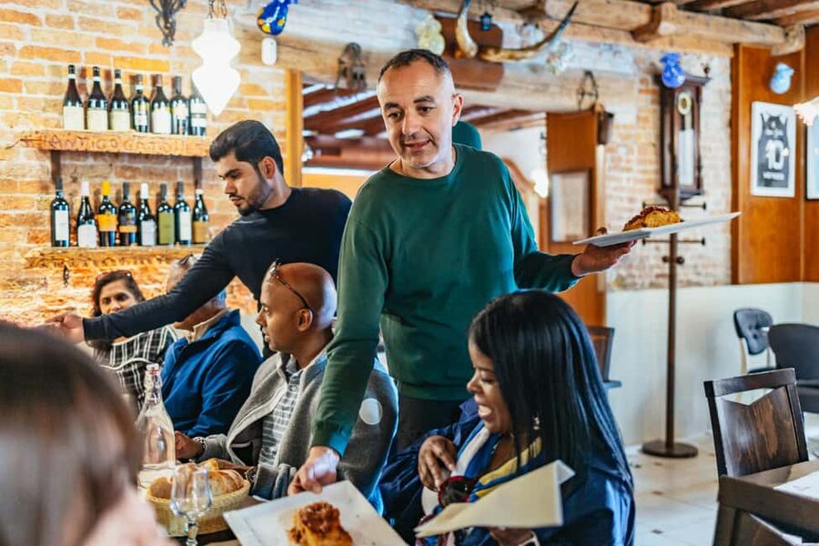 Venice: Rialto Market Food and Wine Lunchtime Tour - Marco Polo, Casanova, and the Bellini