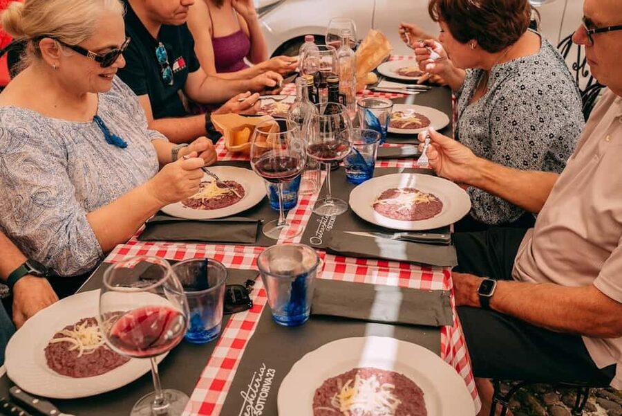 Verona: Food and Wine Tasting Walking Tour - Piazza delle Erbe and the first savory tastes