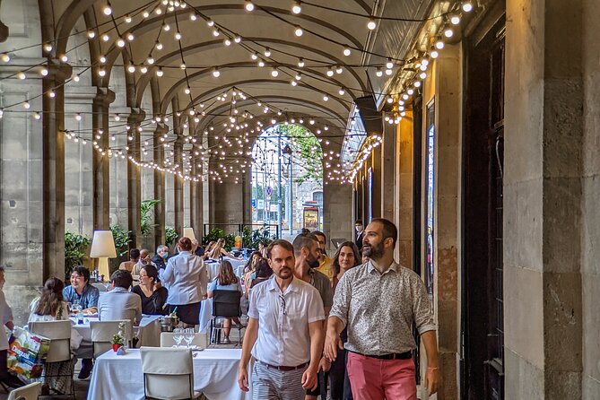 Vidavivida Wine Journey Food and Culture Tour in Barcelona - Four hours of food, streets, and local context
