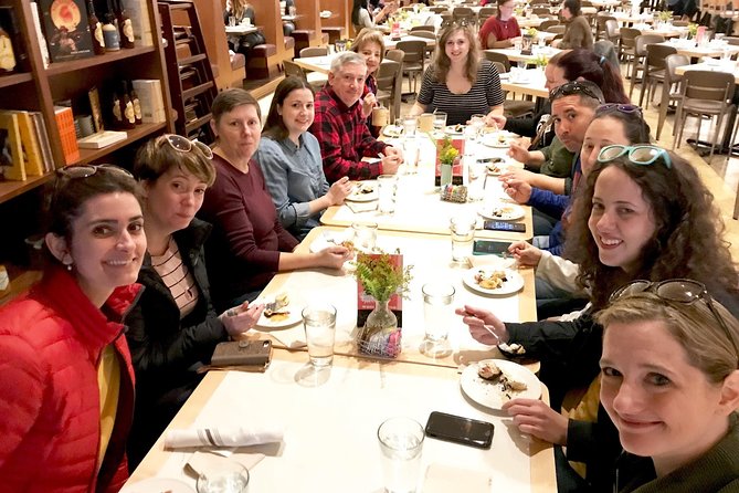 Walking Food & Drink Tour of Downtown Nashville - Guides who make the difference