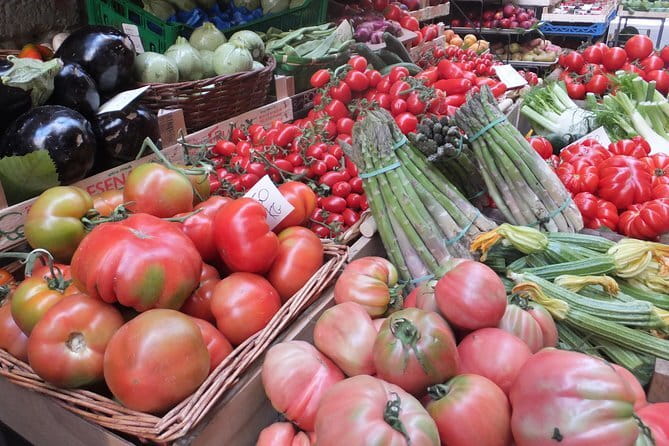 Walking Food Tour of Florence with Tastings and Wine - Bruschetta, bread, and the first tastes