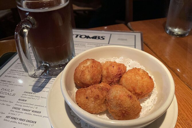 Washington's Hidden Gems Food Tour with 6+ Tasty Bites - Stop two: a Federal townhouse and a dish with a Washington connection