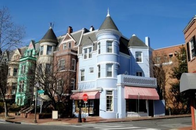 Washington's Hidden Gems Food Tour with 6+ Tasty Bites - Stop five: Baked & Wired and the sweet finish