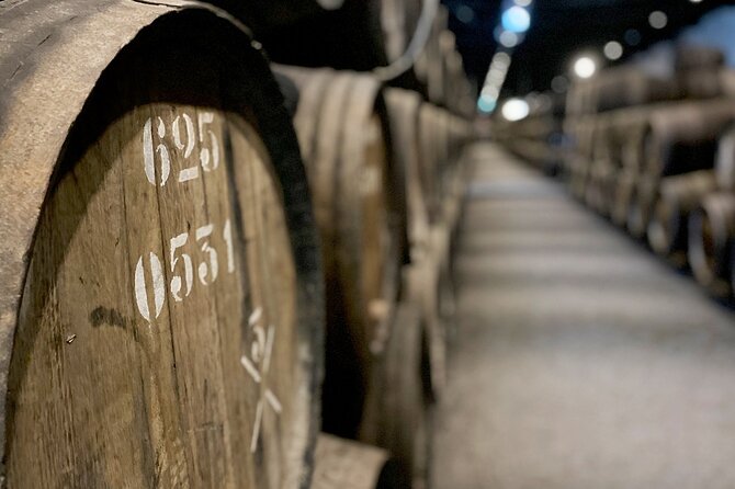 Wine Tasting with Tapas Walking Tour in Porto - Quinta dos Corvos gives the tour its strongest stop