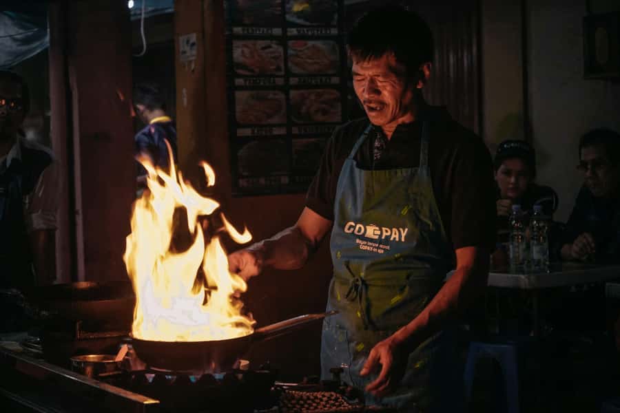 Yogyakarta: Guided City Walk and Food Tour - Why this Yogyakarta night tour works