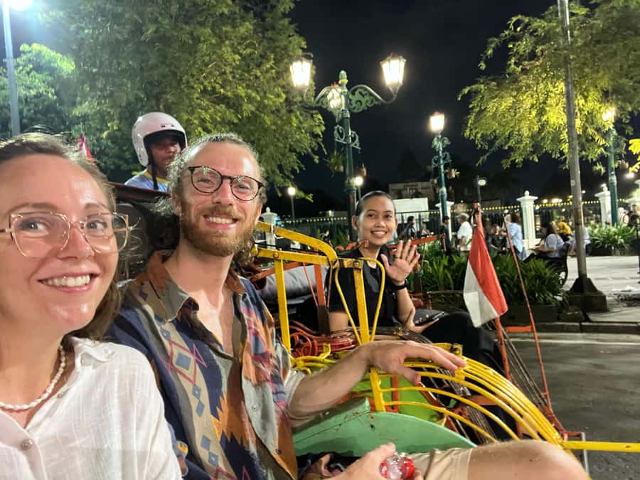Yogyakarta: Nighttime Walk and Food Tour - Kilometer Zero and the city’s center