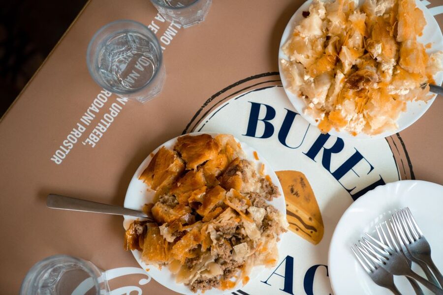 Zagreb: Food Tour with Tastings - Warm štrukli and Zagreb chocolate