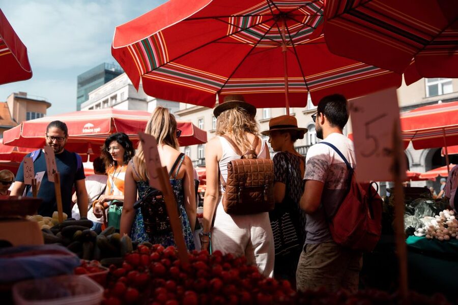 Zagreb: Food Tour with Tastings - The guide makes or breaks the experience