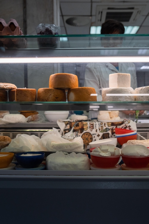 Zagreb: Food Tour with Tastings - Meeting the guide at Ban Josip Jelačić Square
